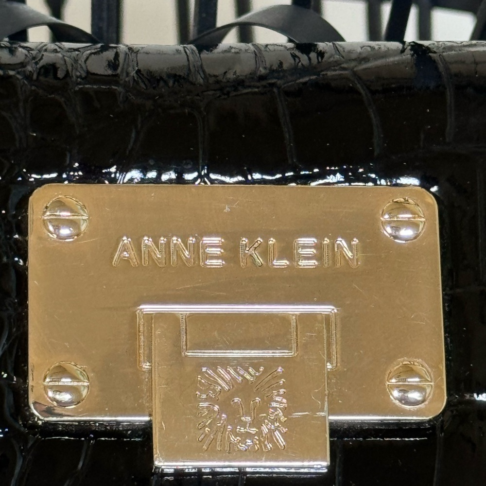 Anne Klein Black Croco Clutch Purse with Gold Chain